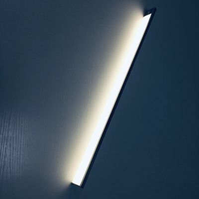 2700K alla scala della luce del sensore 6500K nell'ambito della luce notturna d'accensione interna dell'armadio da cucina LED
