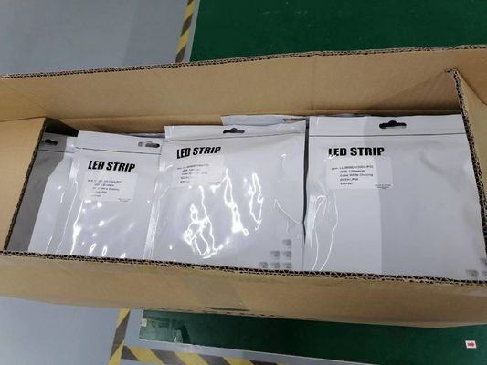 Le strisce d'inseguimento bianche flessibili dell'acqua corrente di corsa di cavalli smd2835 lampeggiante della striscia del LED 24V hanno condotto leggero